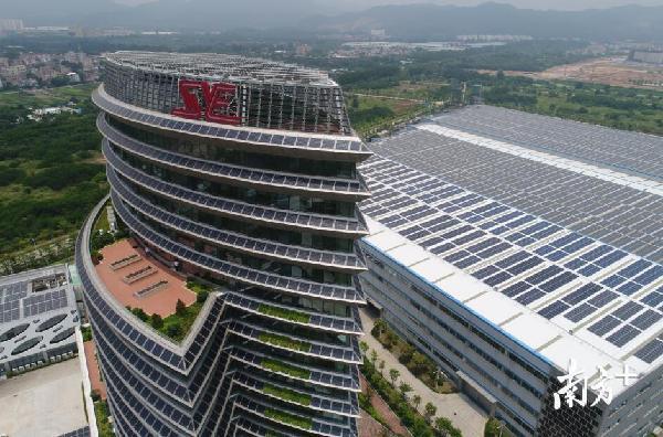 位于珠海高新区的兴业太阳能超低能耗示范楼。关铭荣 摄