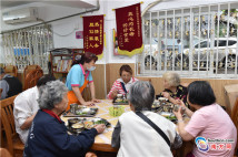 广州怎样破解居家养老难题？老人饭堂的“双重味道”