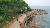 受台风“丹娜丝”影响,惠州发布预警信号→ 受台风“丹娜丝”影响,惠州发布预警信号→