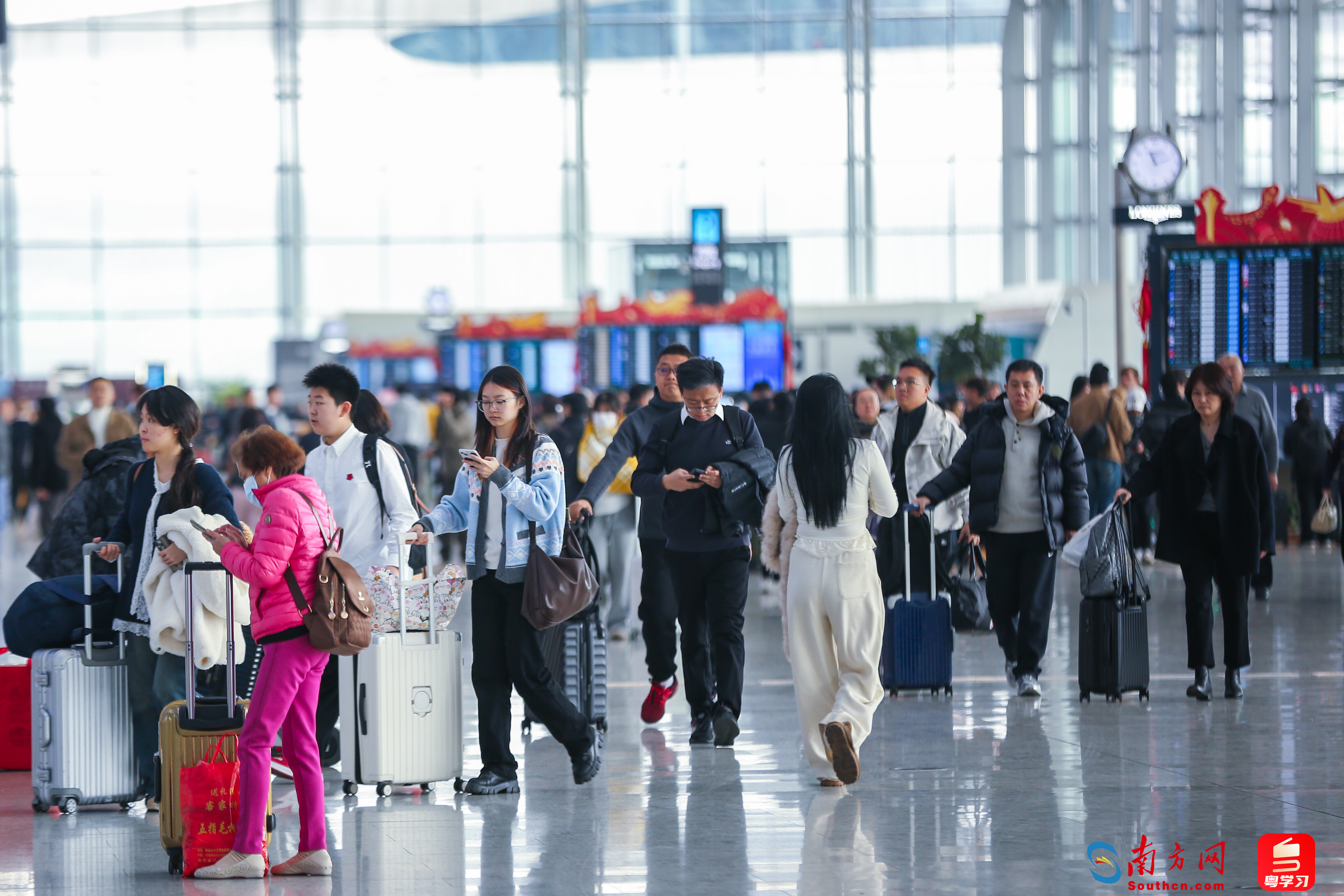 白云機場今年春運預計出現高峰持續(xù)時間長、懷孕旅客、人次還能觀看廣東民樂、機場白云機場上新了服務舉措，多項白云機場升級了“愛心貼”服務。服務</p><p style=