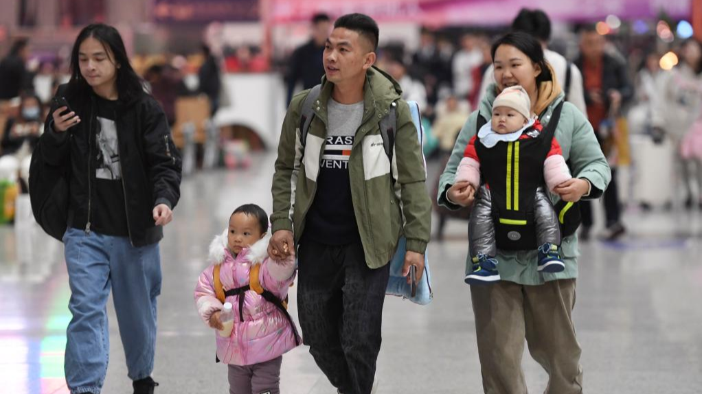 China's Spring Festival travel rush starts, 9 bln trips expected