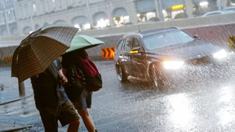 下班注意安全，17—19时广州市区有强雷雨