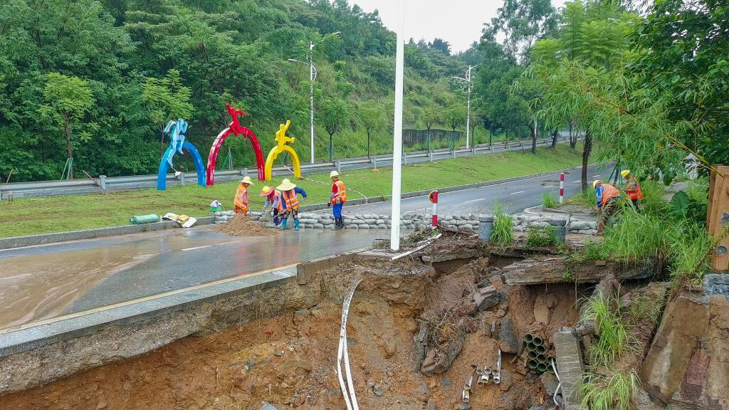 Guangdong : opérations de secours à Zhaoqing après les inondations