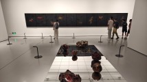 “器物之外——漆艺的诗与思”在广东美术馆新馆开幕 “器物之外——漆艺的诗与思”在广东美术馆新馆开幕