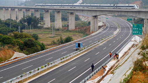 国庆中秋假期 小客车免费通行全国收费公路