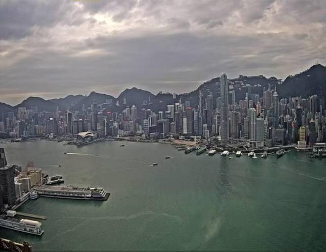 23日上午10时维多利亚港。 网络图片 23日上午10时维多利亚港。 网络图片