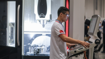 杨登辉:为制造业当家培育更多“匠才” 杨登辉:为制造业当家培育更多“匠才”