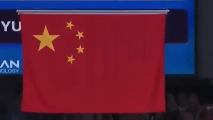 每一面旗帜在赛场升起前，都经历了哪些环节？