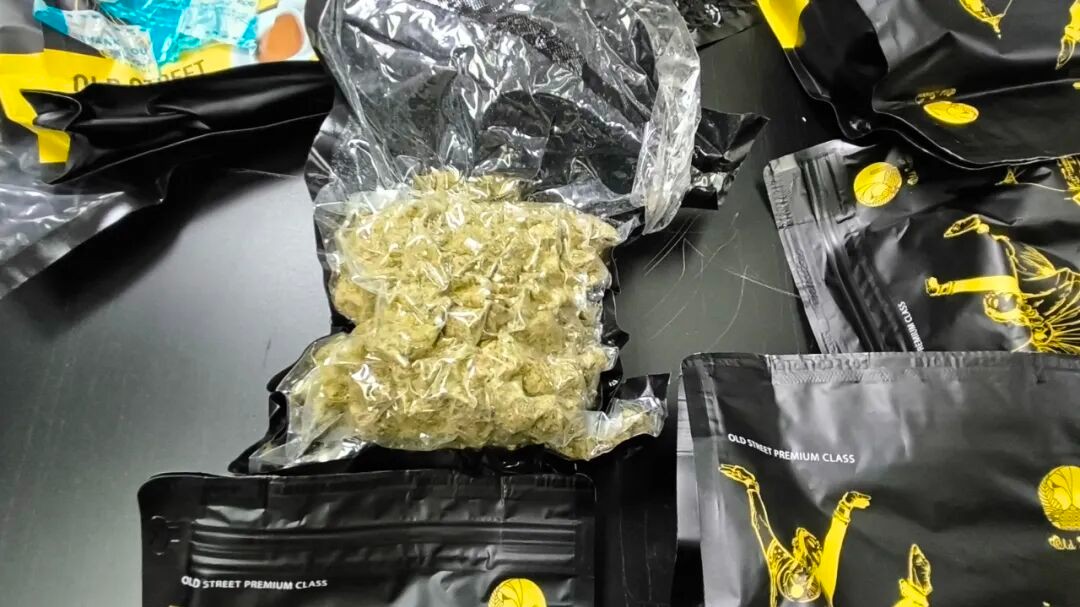“咖啡”里没有咖啡因？白云机场海关在转运货物里查获将近4公斤大麻