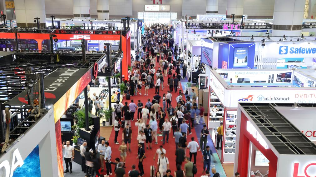 Guangdong : la 138e Foire de Canton propulse ses services d'exposition vers de nouveaux sommets, notamment grâce à la navigation BeiDou+5G sur les stands