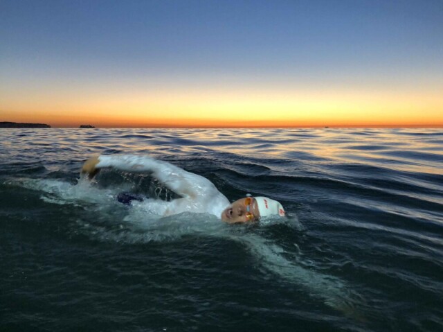 57-year-old Chinese swimmer successfully swims across Strait of Gibralta