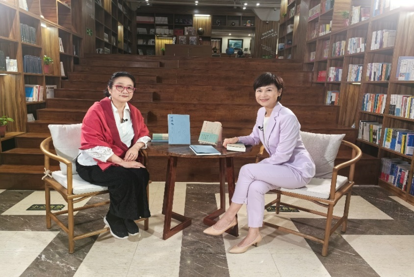 孙晓云和《读书》栏目主持人李潘