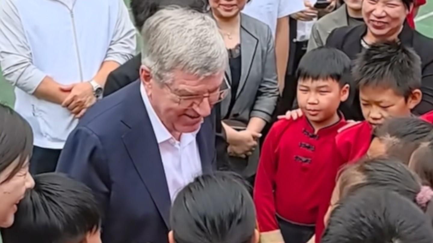巴赫点赞：中国小孩有体育精神