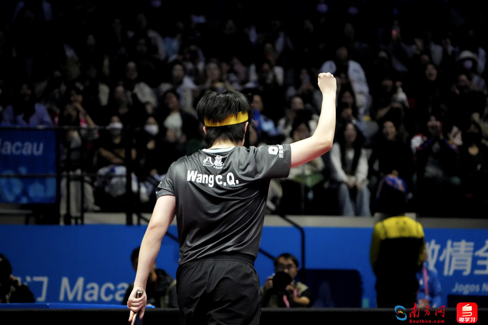 北京队王楚钦在比赛中