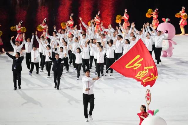 山西省体育代表团在入场仪式上。新华社记者 薛宇舸 摄
