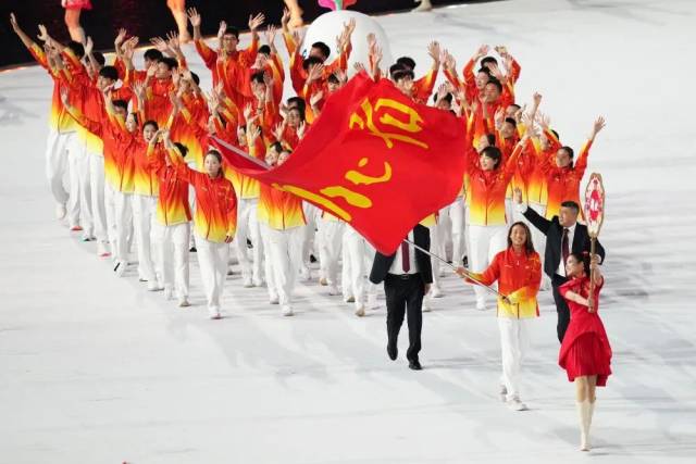 湖北省体育代表团在入场仪式上。新华社记者 薛宇舸 摄