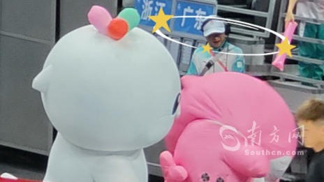 笑不活了！“乐融融”逐渐“疯癫”把自己燃尽！网友：一点班味都没有！