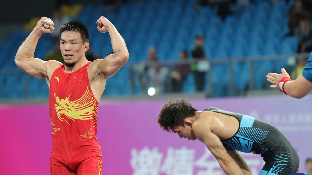 Yuan Shaohua wins gold in men's freestyle 65kg of wrestling at National Games