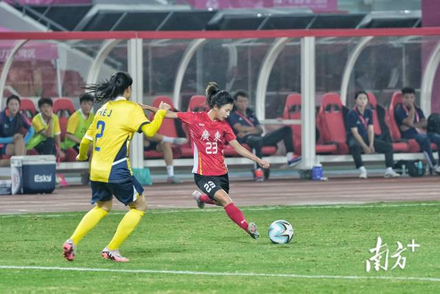 广东队与四川队0：0战平。 廖明璨 摄