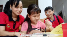 新时代雷锋故事|卢洁贞:用七彩画笔搭起希望桥梁 新时代雷锋故事|卢洁贞:用七彩画笔搭起希望桥梁