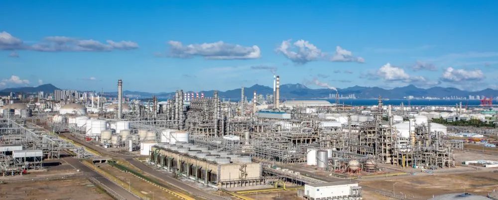 这是惠州大亚湾石化园区。