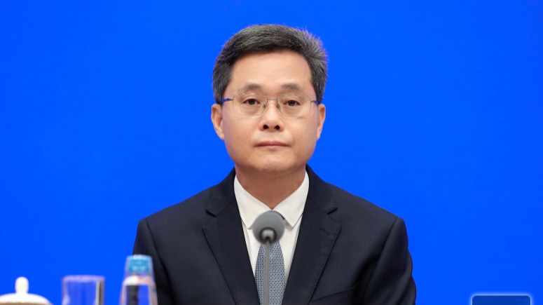 China to roll out fiscal policy mix to stabilize property market: finance minister