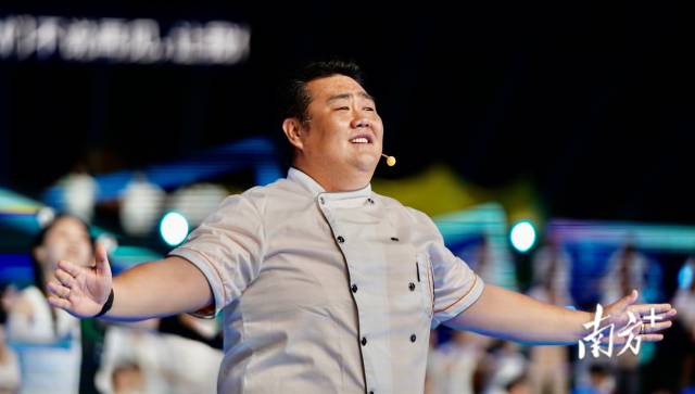 华南师范大学音乐学院声乐教授张学樑将参加闭幕式表演。 华南师范大学音乐学院声乐教授张学樑将参加闭幕式表演。