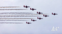 炫舞长空!“红鹰”飞行表演队开展首次适应性训练 炫舞长空!“红鹰”飞行表演队开展首次适应性训练