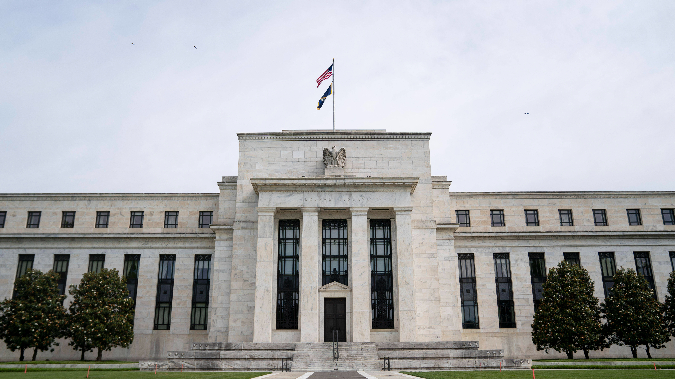 美联储维持联邦基金利率目标区间不变 年内预将再加息