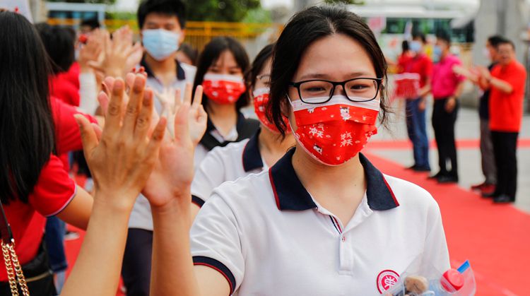 书写考卷，成就梦想！广东省70.2万考生今起高考