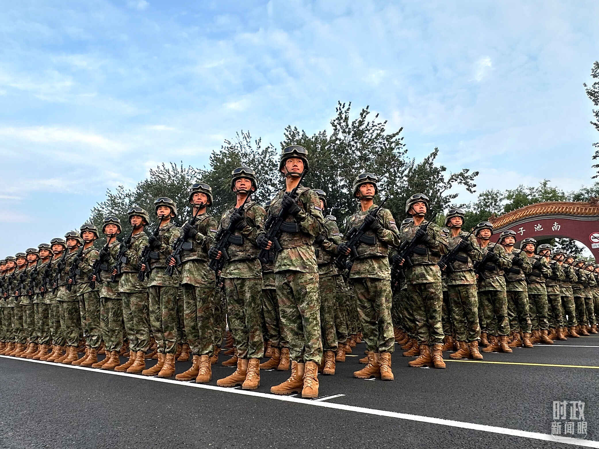 △受阅方队。（总台记者高帅、石奇用拍摄）