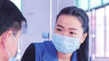 从家庭主妇到“摆渡者”,她是这些孩子的“临时妈妈” 从家庭主妇到“摆渡者”,她是这些孩子的“临时妈妈”