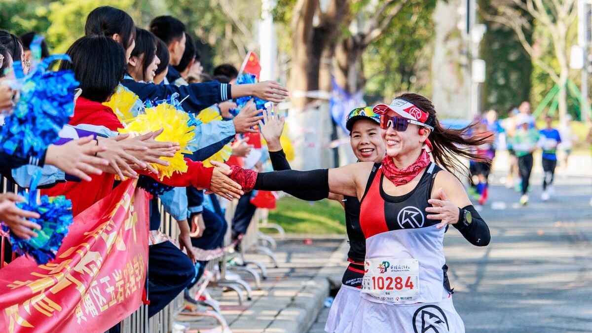 Guangdong cities host concurrent marathon events