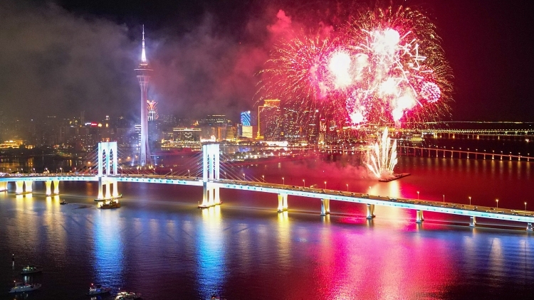 今夜珠澳，烟花璀璨