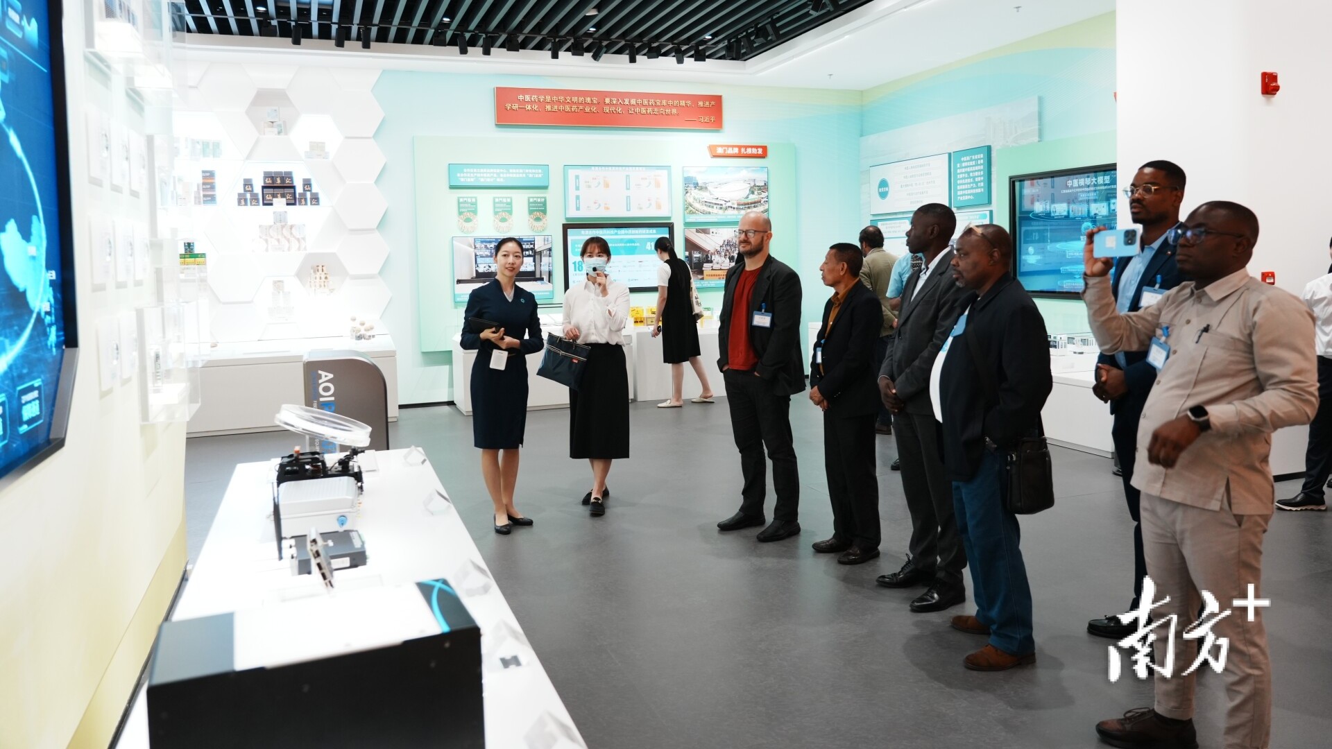 Macao-Hengqin model draws interest from Portuguese-speaking countries