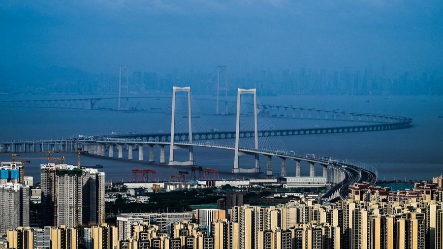 Shenzhen-Zhongshan cross-sea passage handles 300,500 vehicles 72 hrs after opening