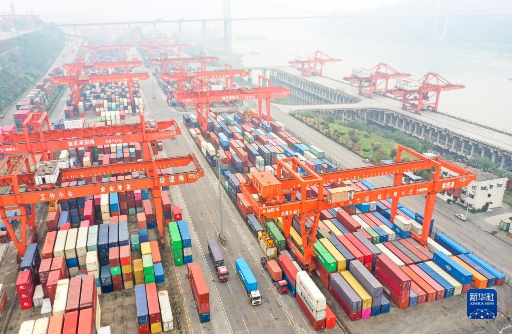 这是10月16日拍摄的重庆果园港(无人机照片)。新华社记者 王全超 摄