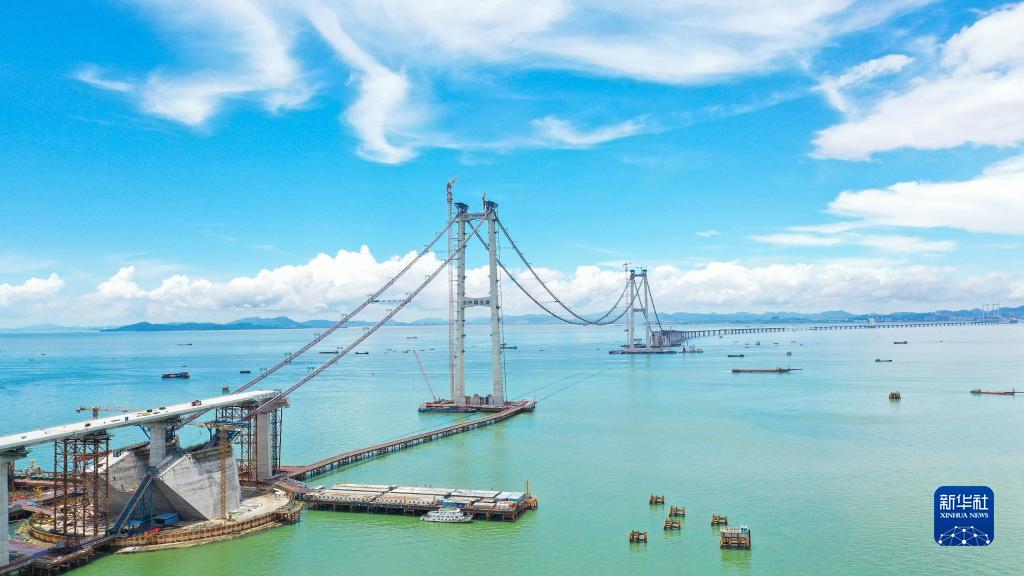 这是深中通道关键控制性工程伶仃洋大桥的建设现场(10月16日摄,无人机照片)。新华社发(张政 摄)
