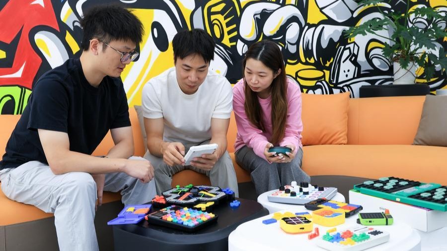 Smart educational toys gain popularity in China and abroad