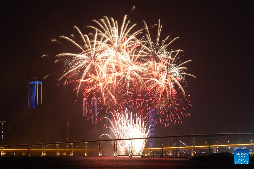 Macau celebra Festa da Primavera com espetáculos de fogo de artifício