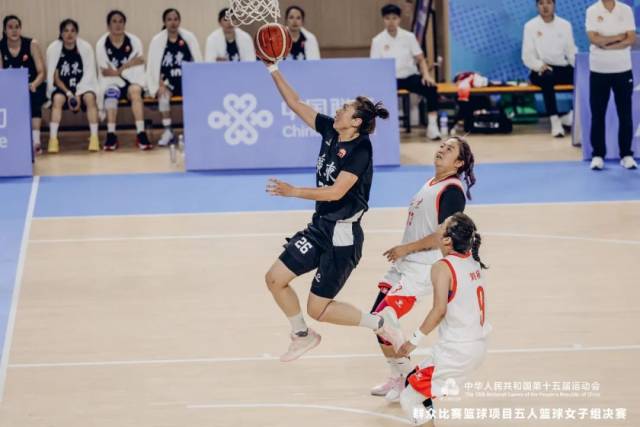 均安女篮队员刘金丹（26号）。