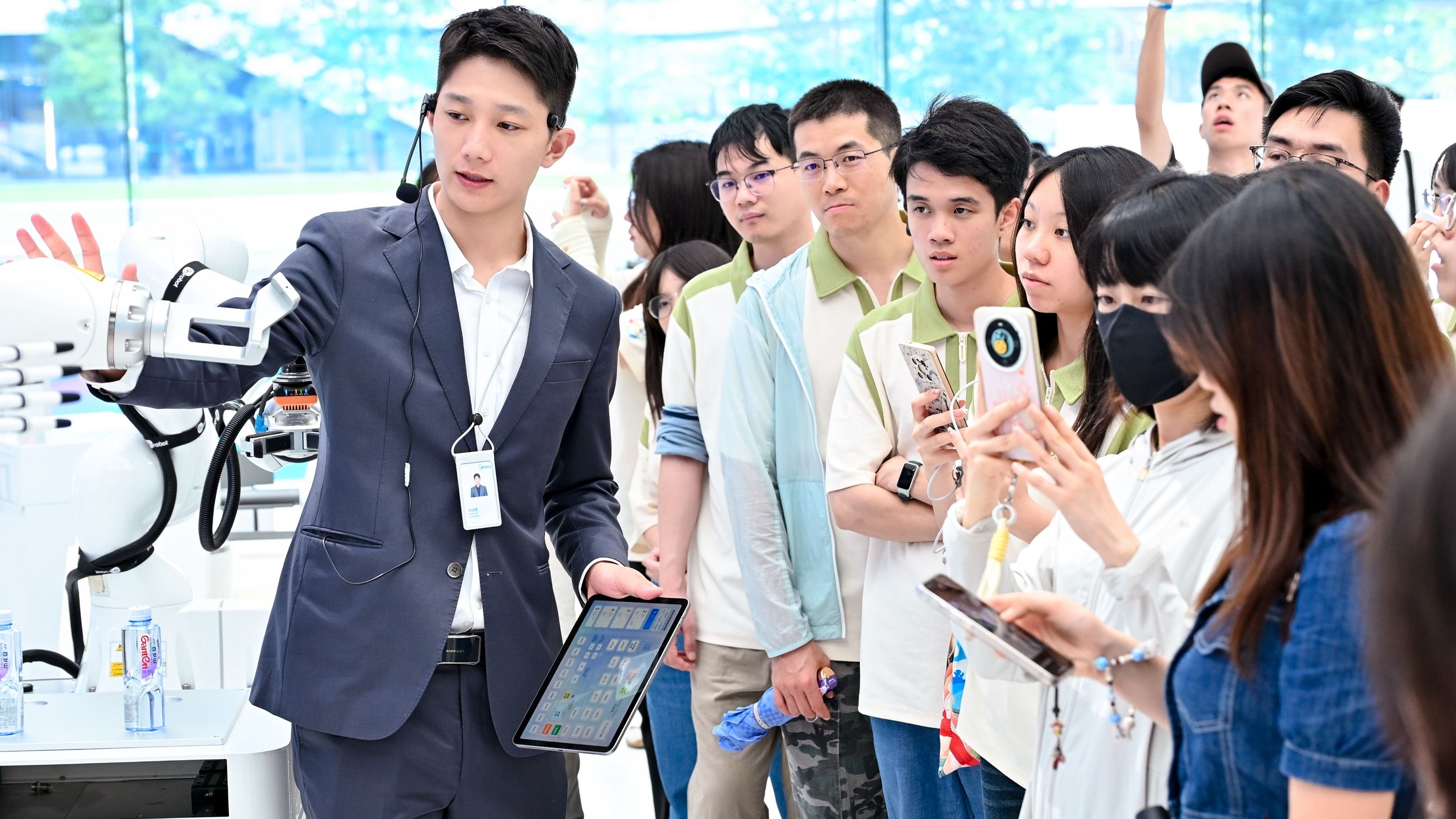 引才力度再升级！2025年暑期硕博学子研学走进湾区活动启动