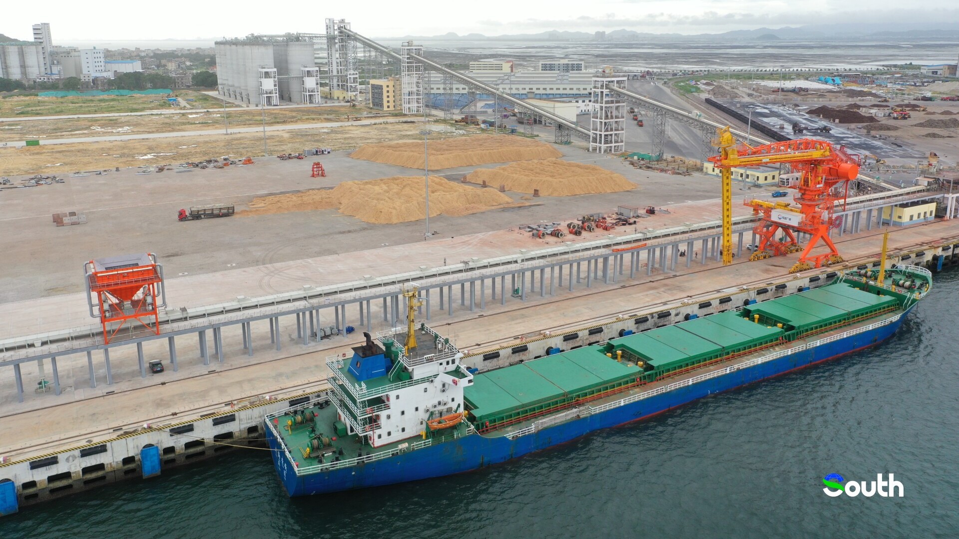 Maoming to build first port with annual throughput over 10 million tons
