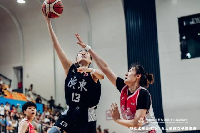 均安女篮队员韩浩（13号）。