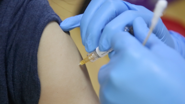 為什么老年人接種新冠疫苗如此重要？廣州市公共衛生專家解答