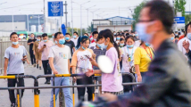 纾困郑州富士康:十万用人缺口的招工背后 纾困郑州富士康:十万用人缺口的招工背后