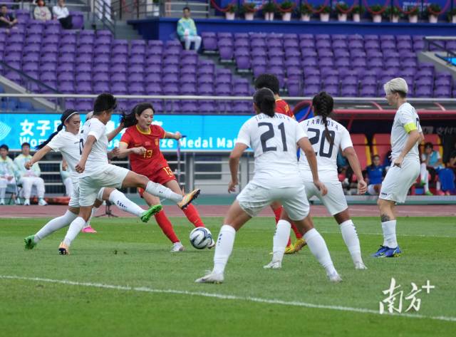 南方+ 姚志豪 拍摄