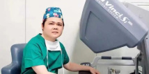 Robot-assisted surgery in GD removes a 10 cm tumour to preserve kidney Robot-assisted surgery in GD removes a 10 cm tumour to preserve kidney