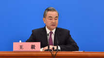 王毅谈中国自身发展和对美政策的确定性
