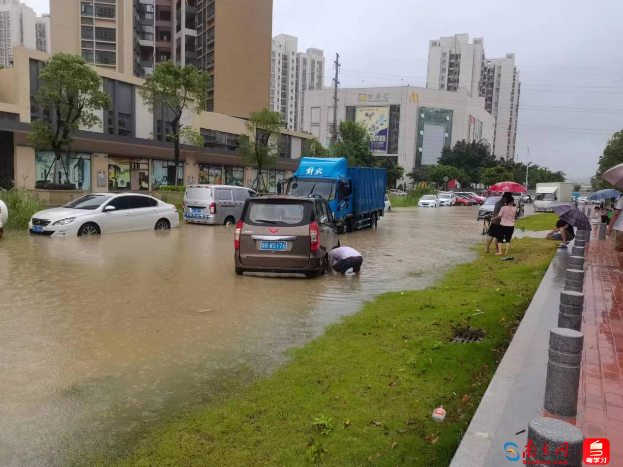 茶碑路东侧道路（即学府七街）改造前 受访单位供图